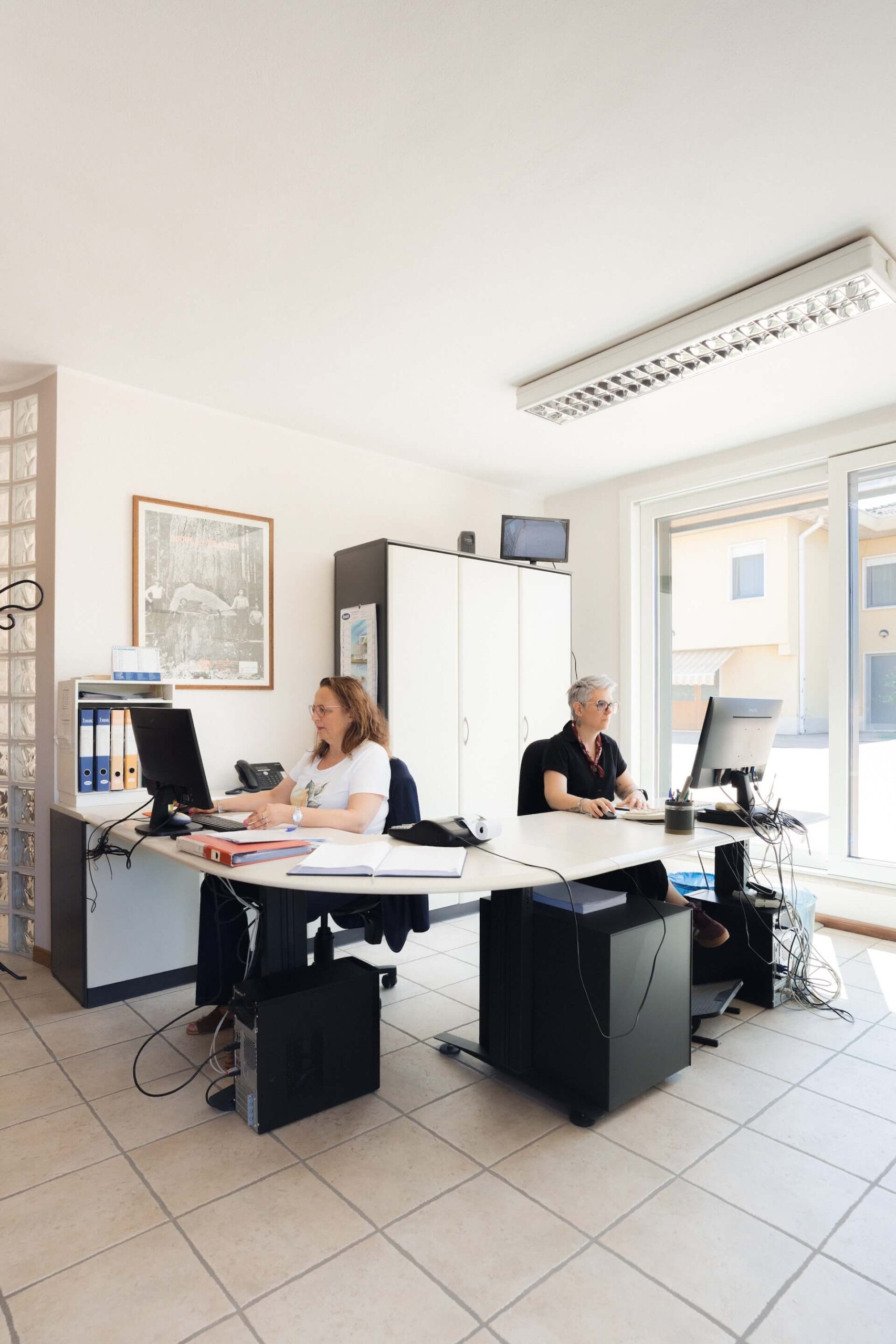 Ufficio Bonadiman Serramenti con il personale al lavoro